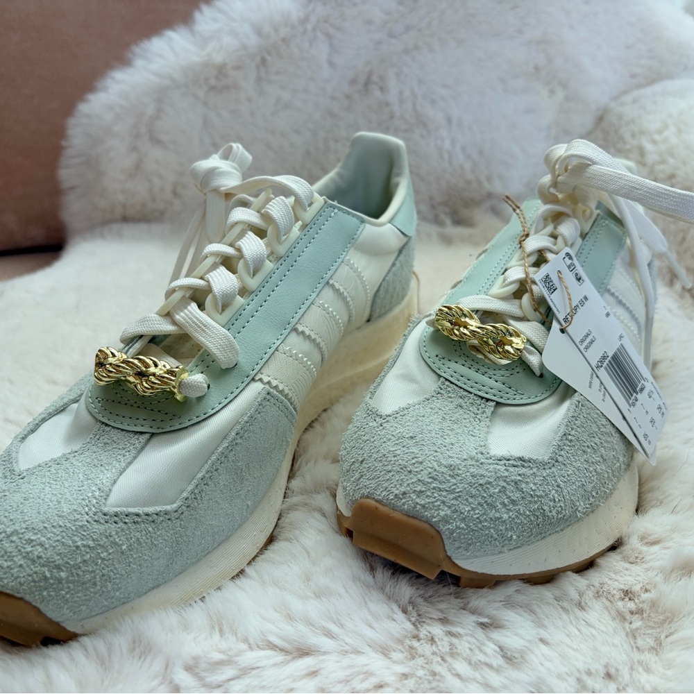 Adidas Retropy E5 Women’s Sneakers in Sage and Cream